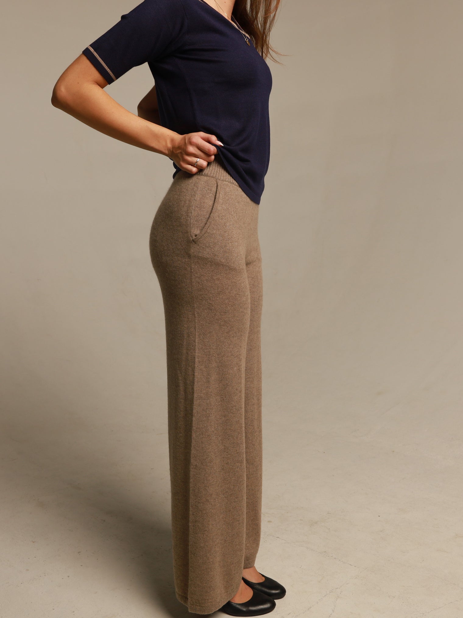 Cashmere trousers black