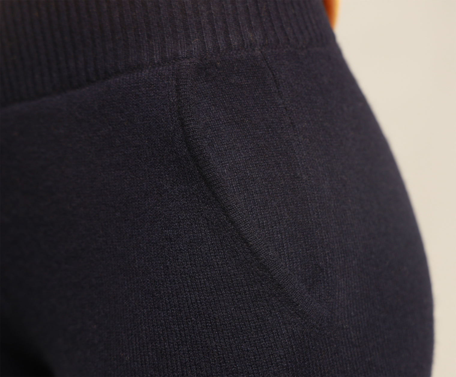 Cashmere trousers black