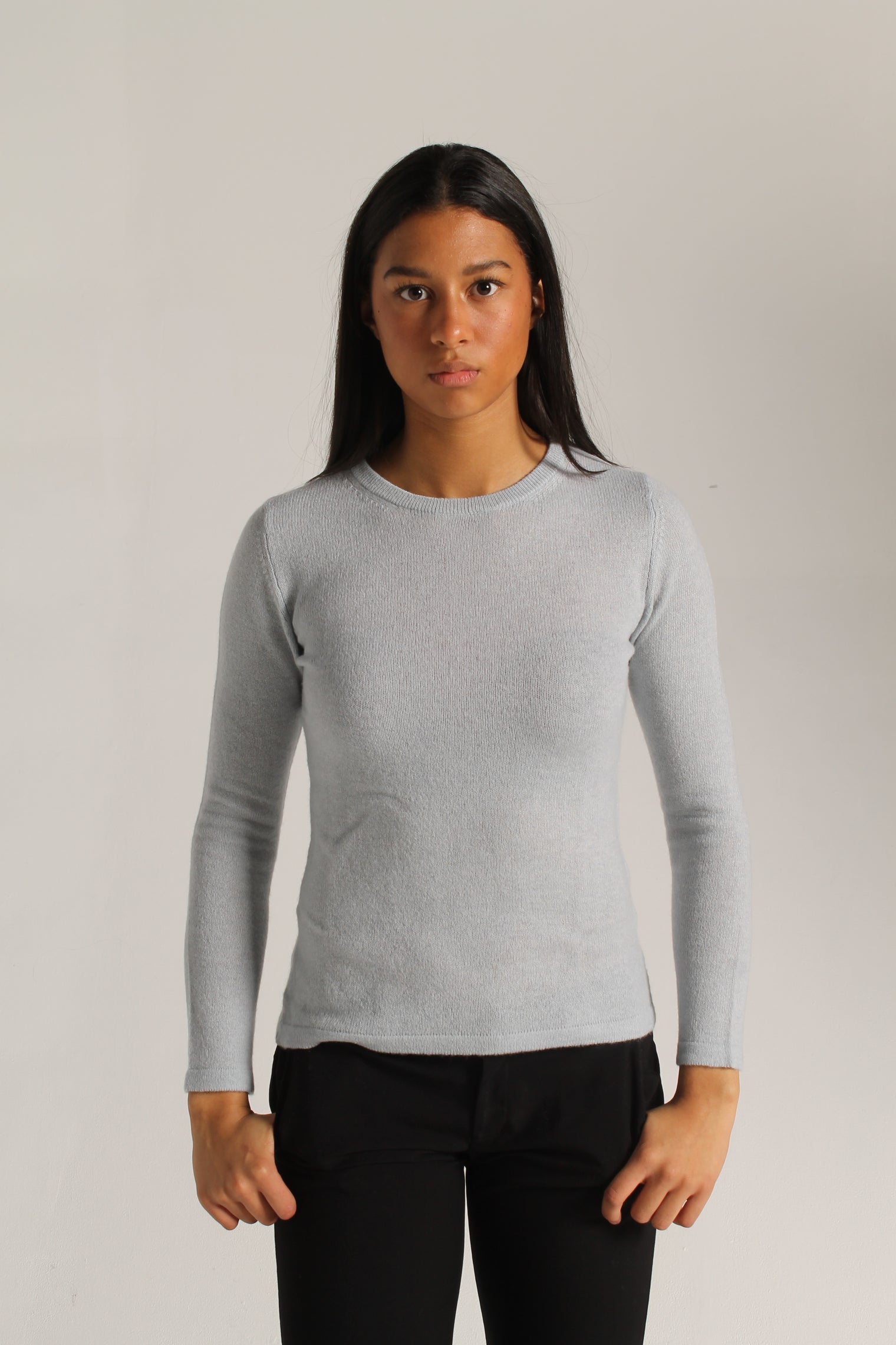 Round Neck Cashmere Sweater – Moon Grey