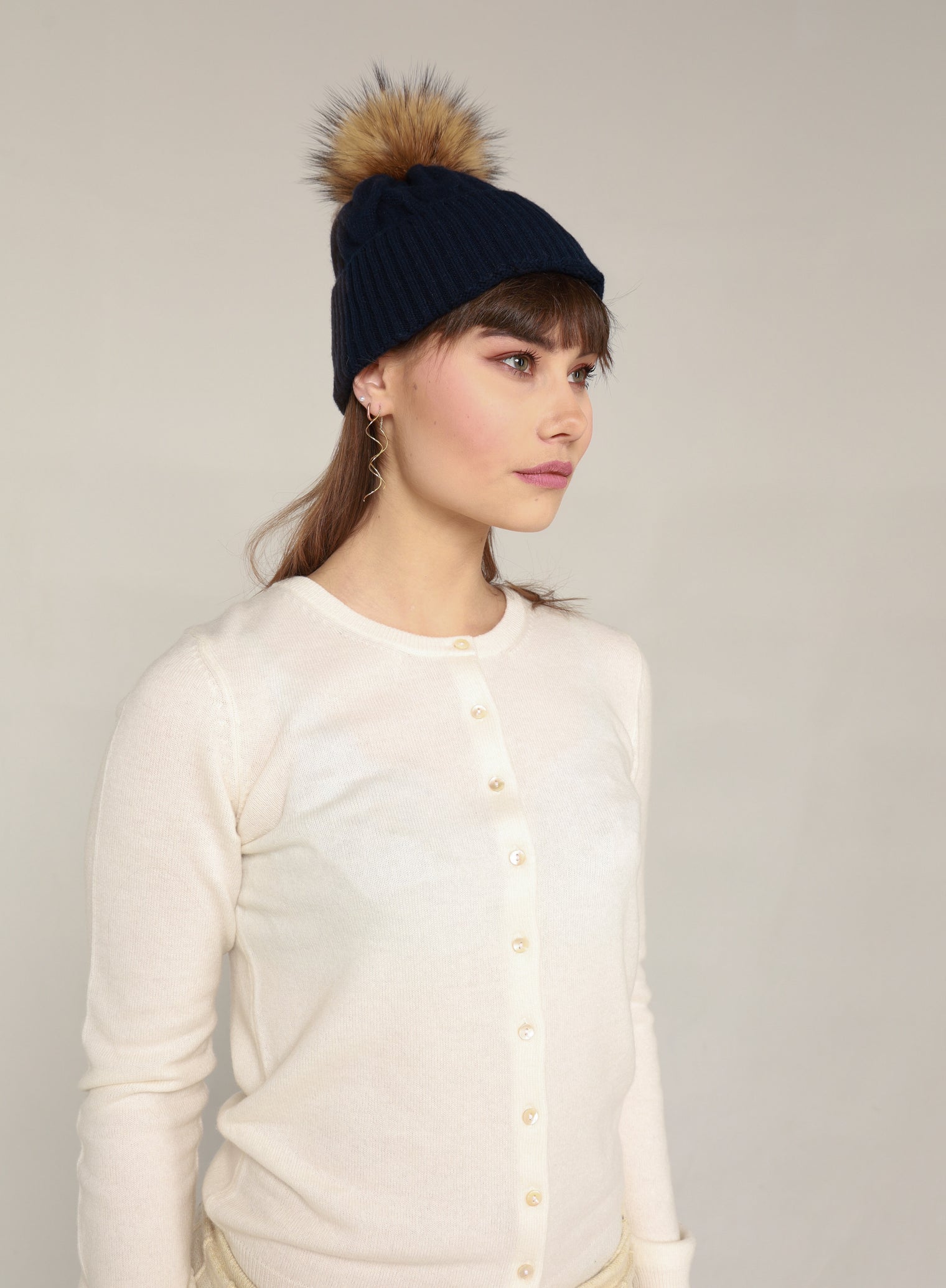 Cashmere hat navy blue with tassel