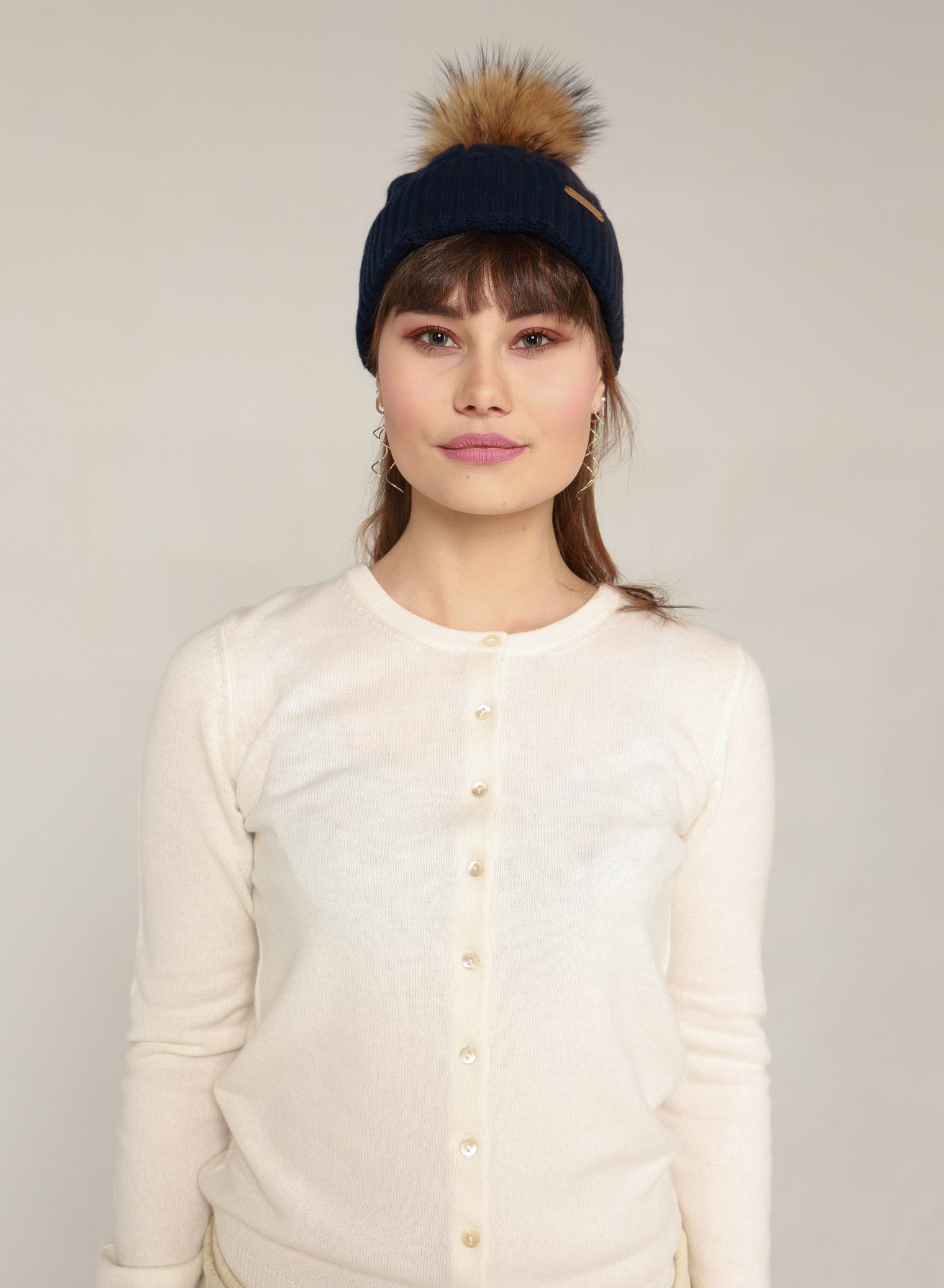 Cashmere hat navy blue with tassel