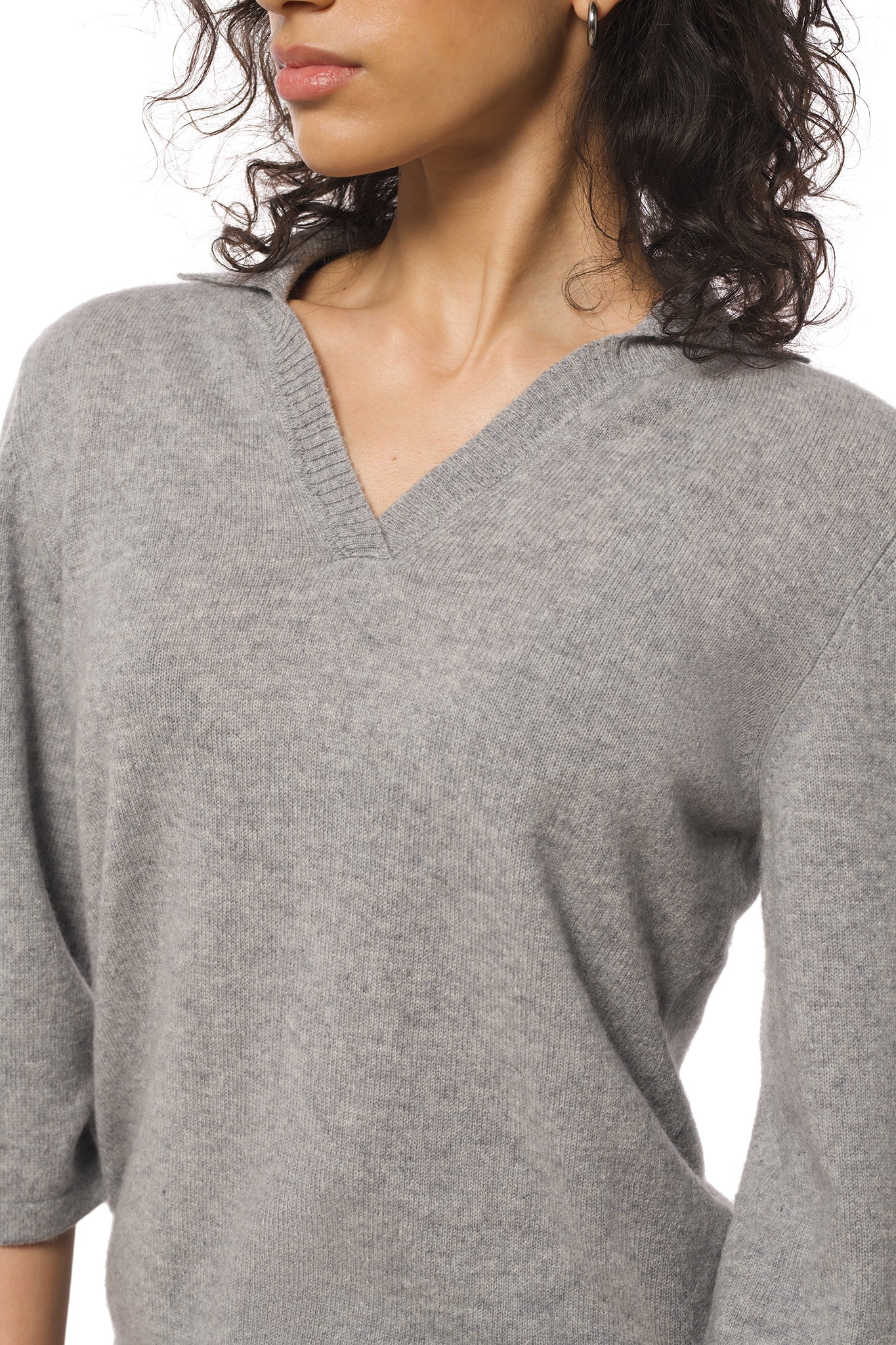 Short-sleeved light gray cashmere polo v-neck