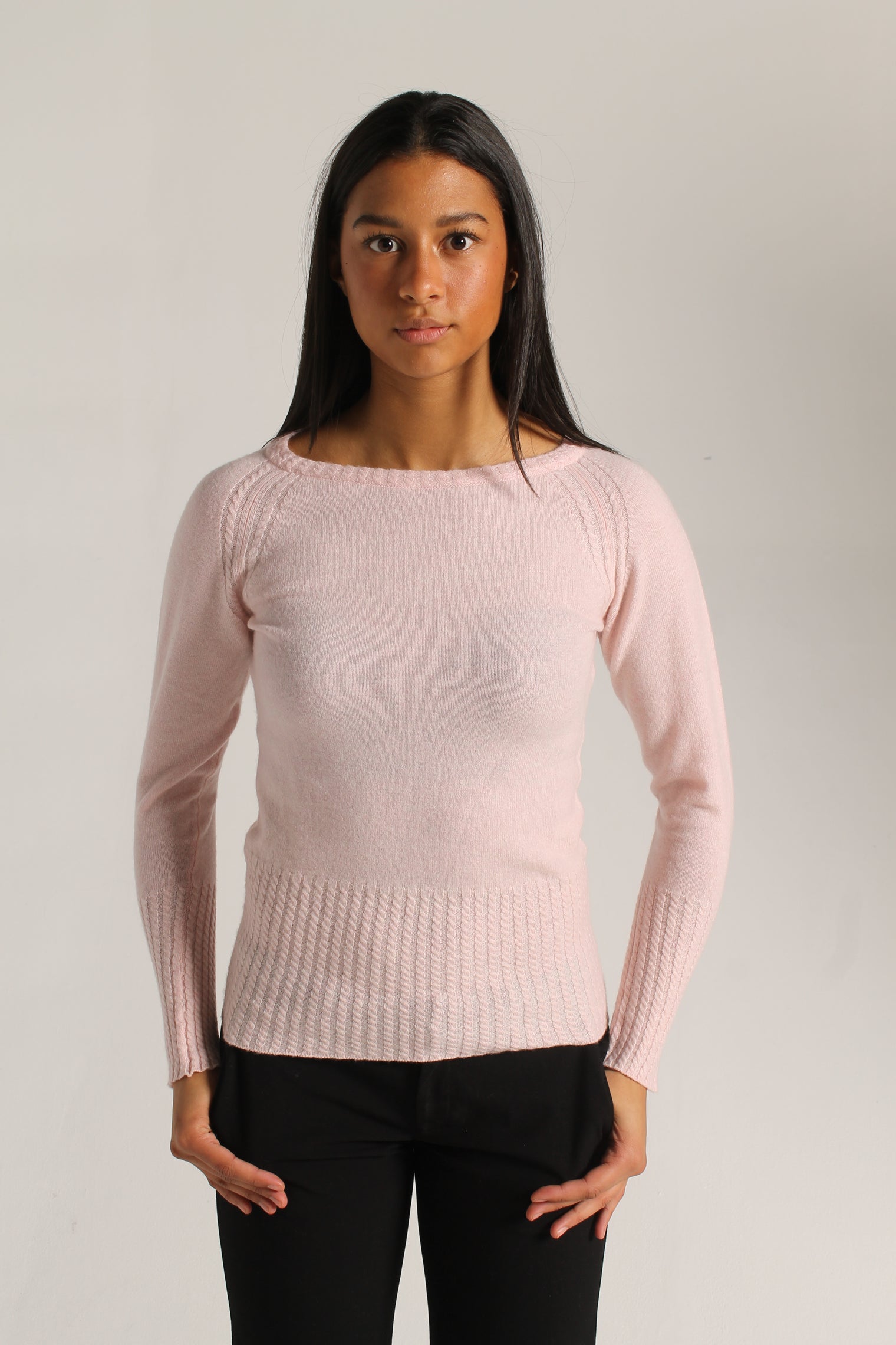Round Neck Cable Knit Cashmere Sweater – Blossom