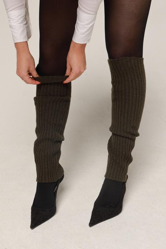 Cashmere leg warmers green