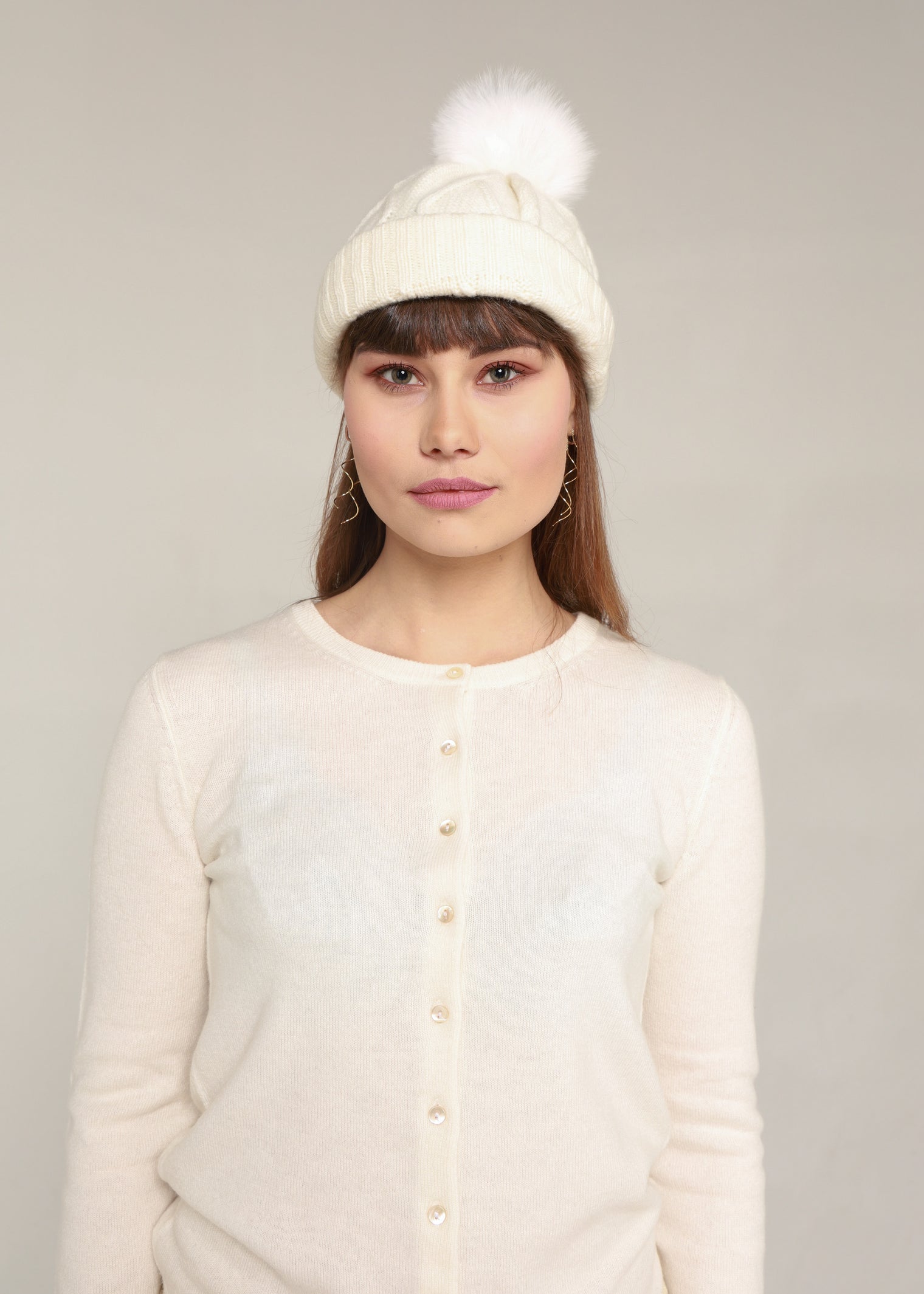 Thick cashmere hat white with tassel